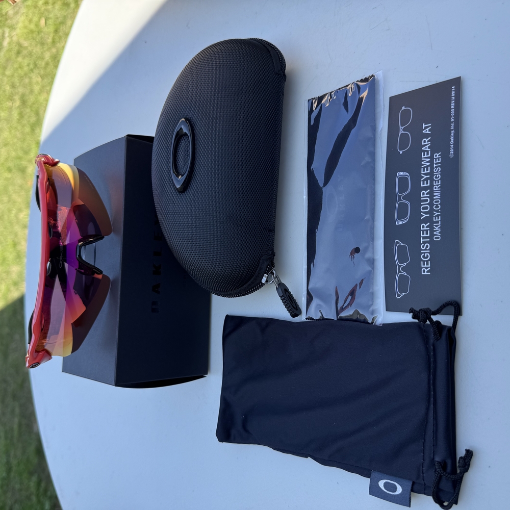 Oakley Radar EV Iridium sunglasses